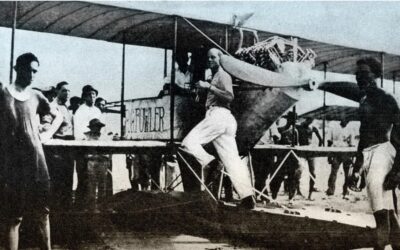 Robert Fowler y su avión en 1913 cuando realizó el primer vuelo transcontinental en Panamá